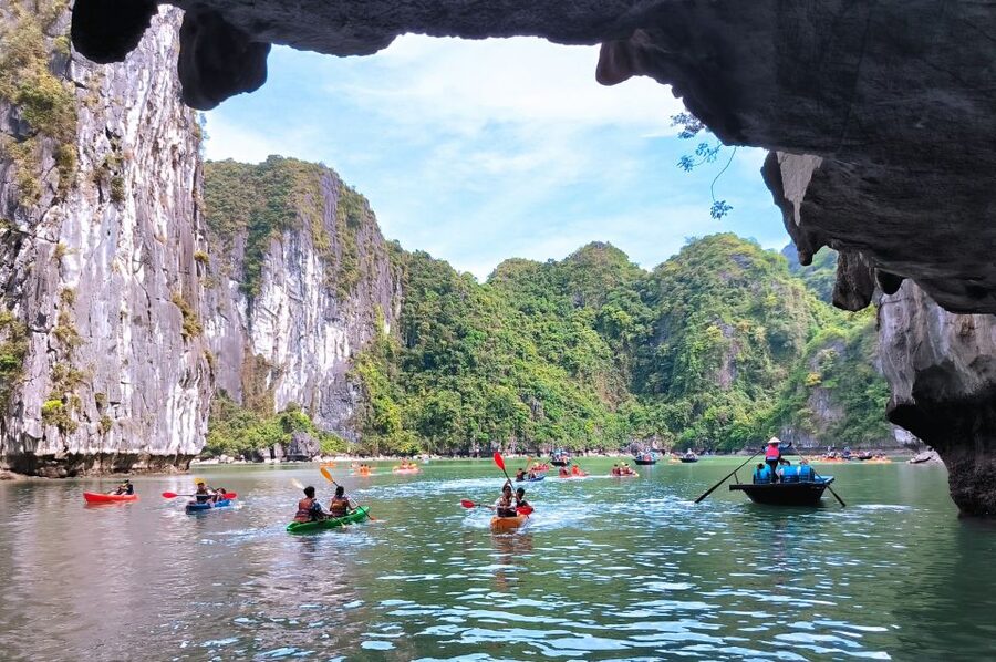 Hanoi Halong Luxury Day Tour with Private Cabin - Quiet time on board before sunset