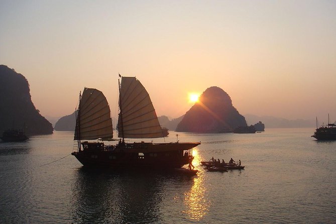 Hanoi - Hoa Lu -Tam Coc -Halong Bay 5days/4nights - Vietnamese cooking before returning to Hanoi