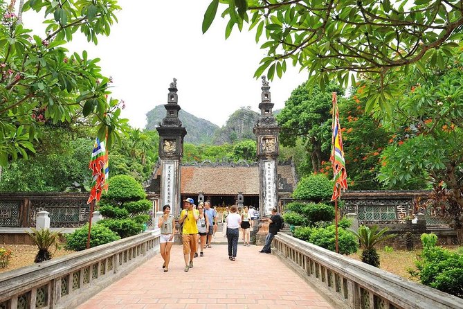 Hanoi - Hoa Lu -Tam Coc -Halong Bay 5days/4nights - What the $594.10 price covers