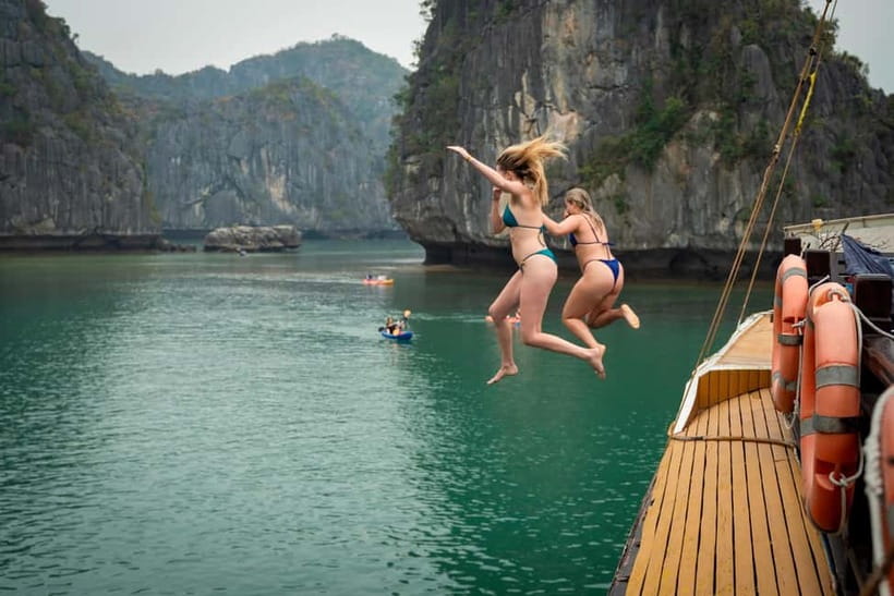 Hanoi: Lan Ha Bay Boat Tour - Lunch, Beach, Kayaking - Fish farming and making spring rolls