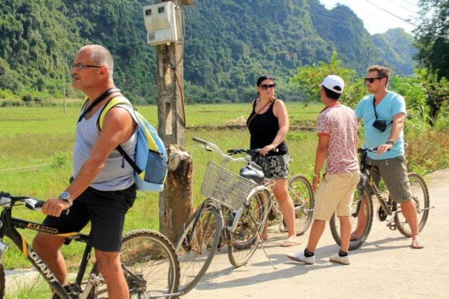 Hanoi: Lan Ha Bay & Cat Ba Island Day Trip on Luxury Cruise - What to bring for a wet, sunny day