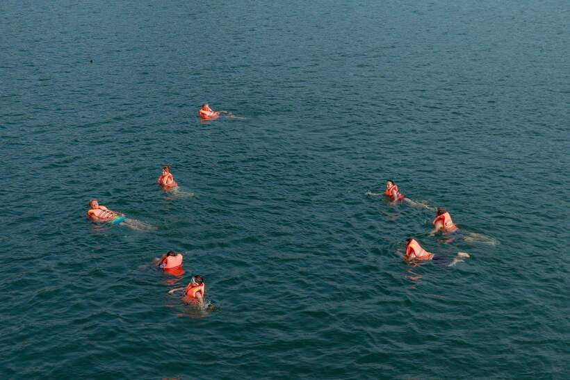Hanoi: Luxury Lan Ha Bay Jade Sails Cruise with Buffet Lunch - A buffet lunch with plenty of choice