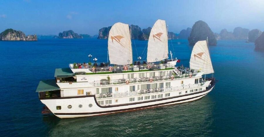 Hanoi/Ninh Binh:3 Day 2 Night Bai Tu Long Bay Luxury Junk - Getting from Hanoi to the harbor