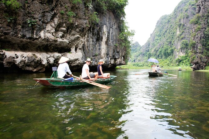 Hanoi, Ninh Binh and Ha Long 6 Day 5 Night Overnight Cruise Tour - Day 3: Hoa Lu, Trang An, and the climb at Mua Cave