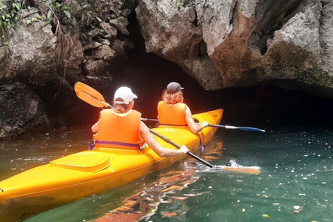 Hanoi-Ninhbinh-Halong: Lan Ha Bay 2 Days 1 Night Overnight Cruise - Kayaking instead of a cave stop