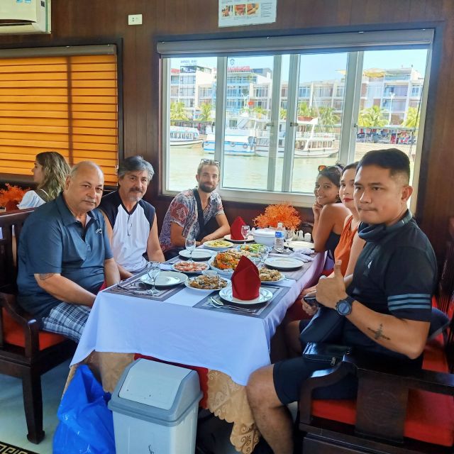 Hanoi: Roundtrip Halong Bay Islands, Caves, Kayaking & Lunch - The guides make a real difference
