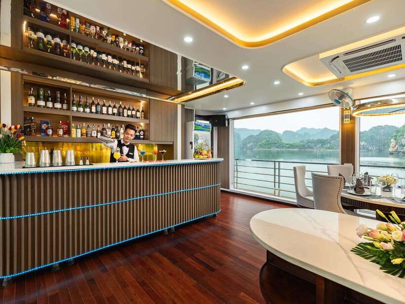 Hercules Ha Long Bay New Cruise From Hanoi With Limousine - Lunch among Ha Long Bay’s limestone islands