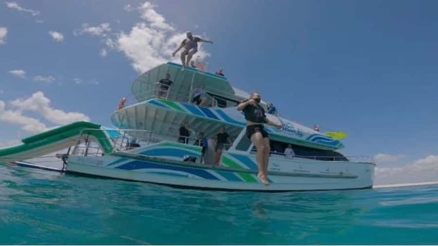 Hervey Bay: Aqua Oasis Cruise - A floating water park in the Great Sandy Straits