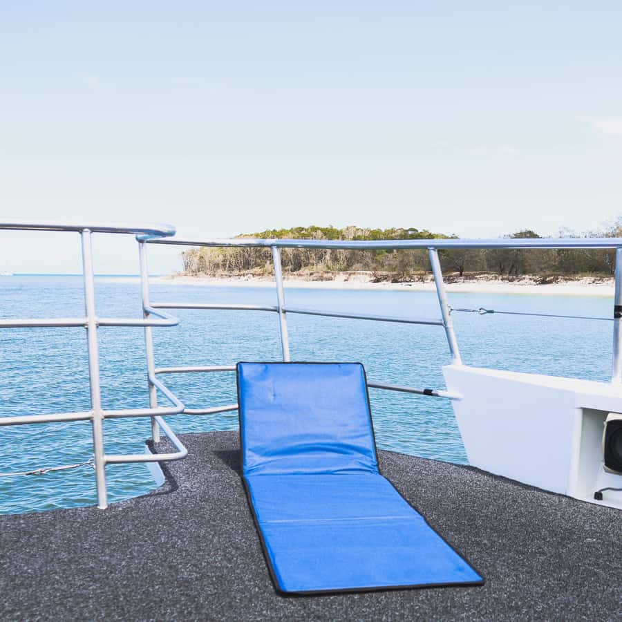 Hervey Bay: Aqua Oasis Cruise - Space to relax between the jumps