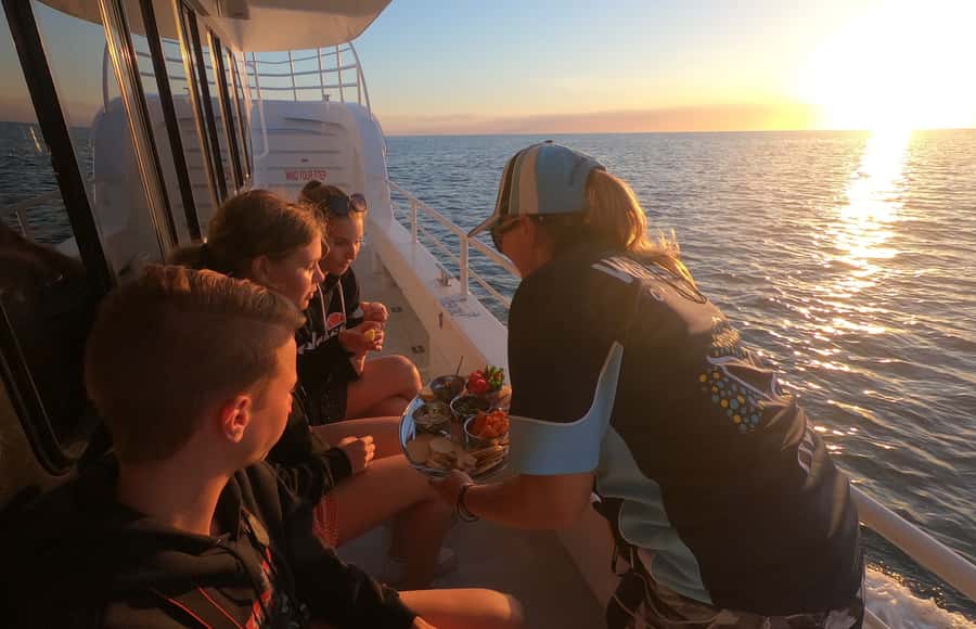 Hervey Bay: Half-Day Whale Watching Cruise with Meal - Morning tea and lunch on the water