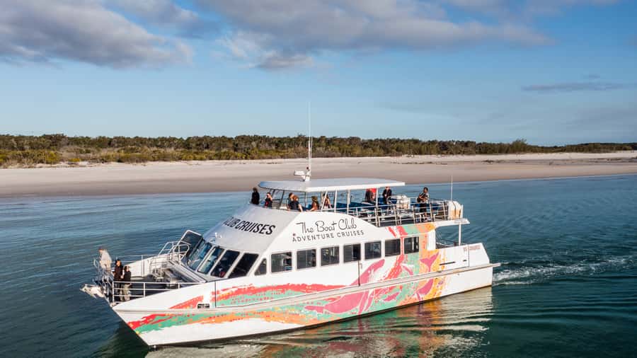 Hervey Bay: Sunset Cruise to Great Sandy Marine Park - The crew and the tone onboard