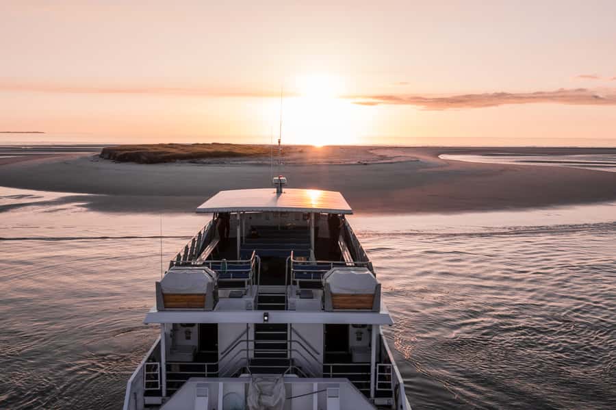 Hervey Bay: Sunset Cruise to Great Sandy Marine Park - Who should book this experience?
