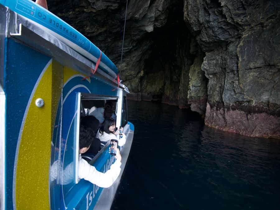 Hole in the Rock Tour & Bay of Islands Cruise - A Fast Ride Through the Bay of Islands