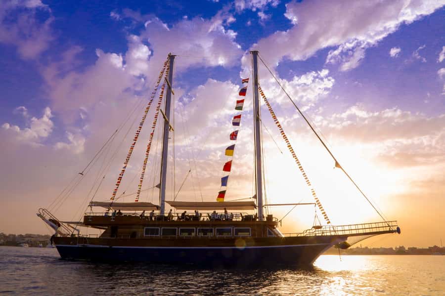 Hurghada: Afternoon Sailing cruise to orange bay with Lunch - A pirate ship with a practical family setup