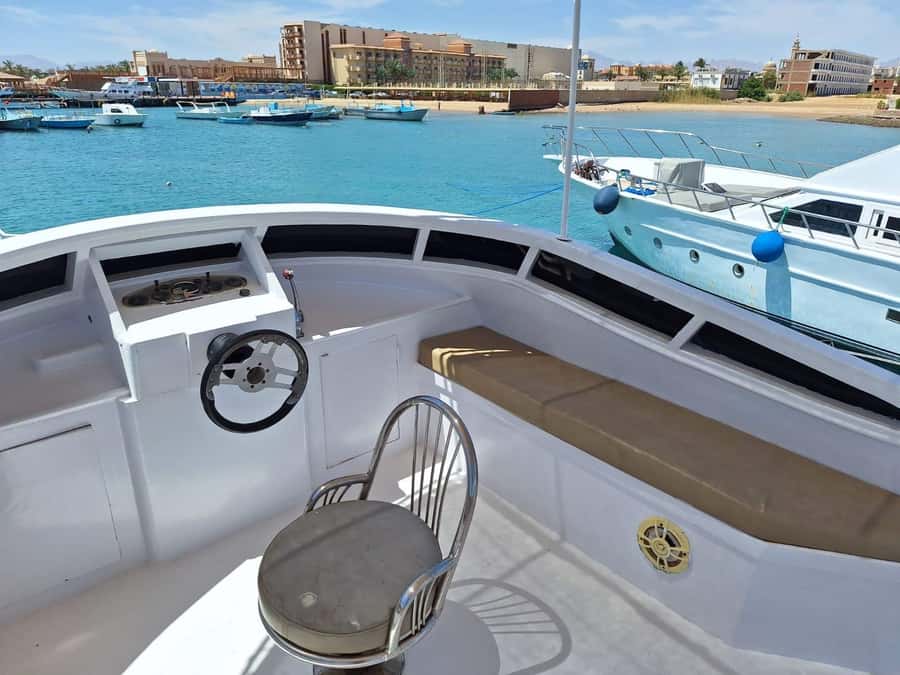 Hurghada: Elegance Yacht Cruise To Orange bay Island W lunch - Optional parasailing after the cruise