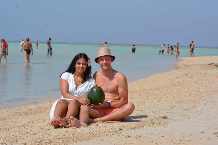 Hurghada: Elegance Yacht Cruise To Orange bay Island W lunch - One hour of beach time at Orange Bay