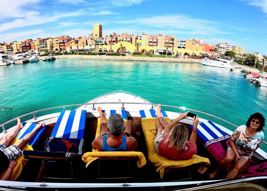 Hurghada: Luxury Orange Bay Cruise with Lunch and Pickup - Buffet lunch and all-day drinks