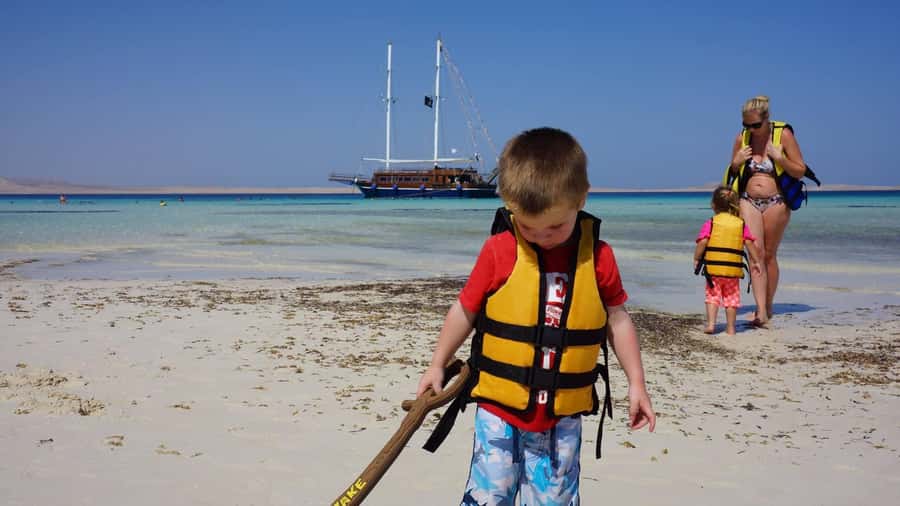 Hurghada: Pirates Sailing Boat to Orange Bay with Transfers - Practical tips for a smoother day