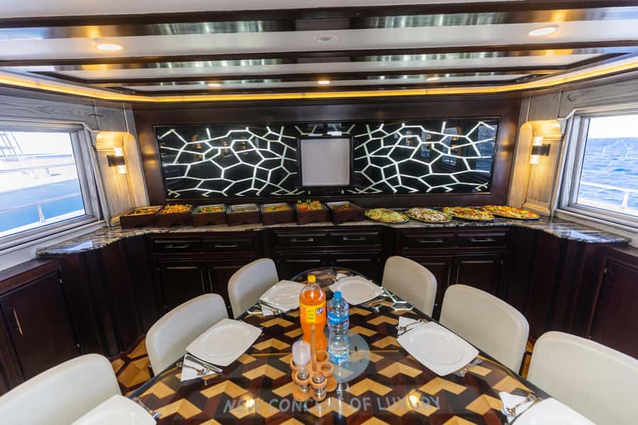 Hurghada: Royal Luxury VIP Cruise to Orange Bay with Lunch - Lunch on the yacht