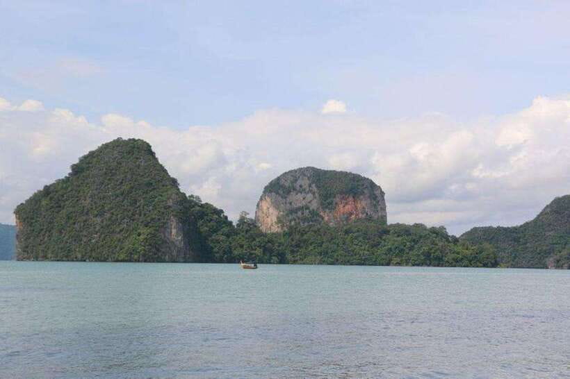 Khaolak: Phang Nga Bay, Tapu Island, and Panyi Village Tour - Why this half-day trip works so well