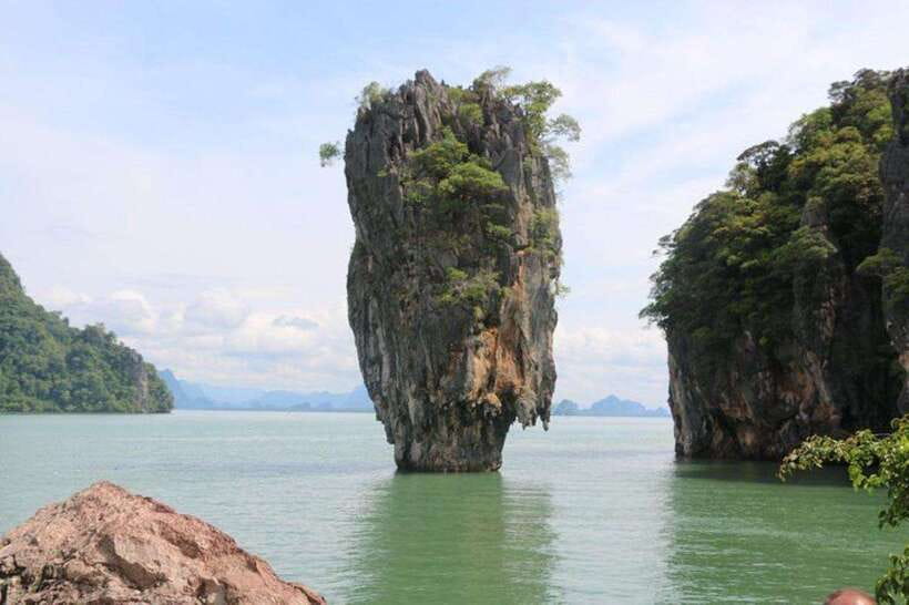 Khaolak: Phang Nga Bay, Tapu Island, and Panyi Village Tour - The guides are a major part of the experience