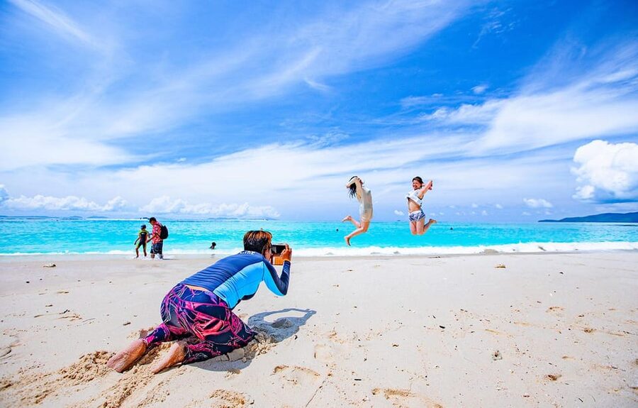 Ko Lanta: Maya Bay & Phi Phi Islands Full-Day Speedboat Trip - Maya Bay and the famous beach