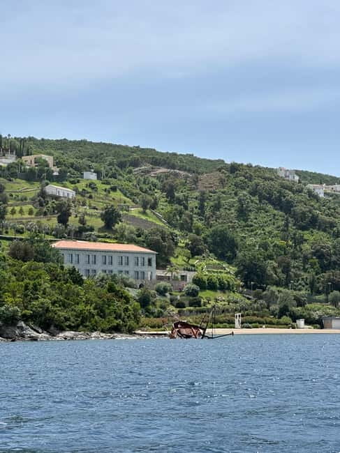 Kotor: Private Blue Cave & Bay of Kotor Boat Tour w/ Drink - Twenty minutes at Our Lady of the Rocks