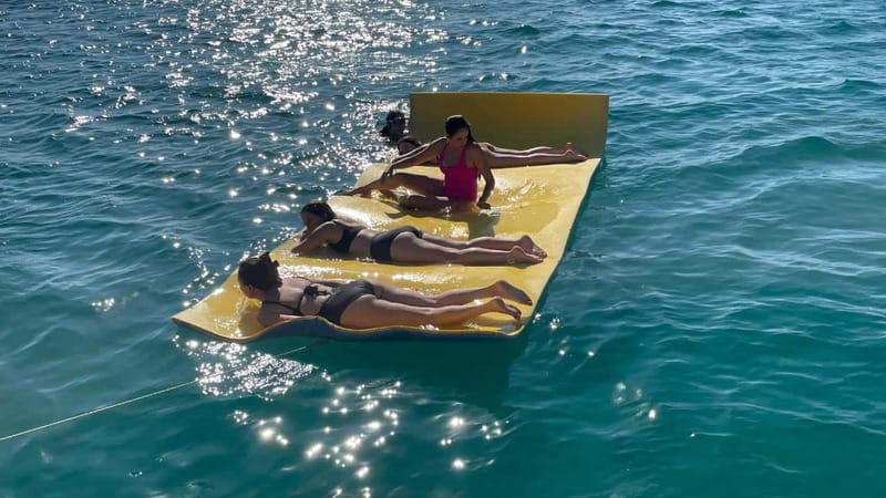 La Paz: Espiritu Santo Island and Balandra Bay Day Cruise - What the private price really buys you