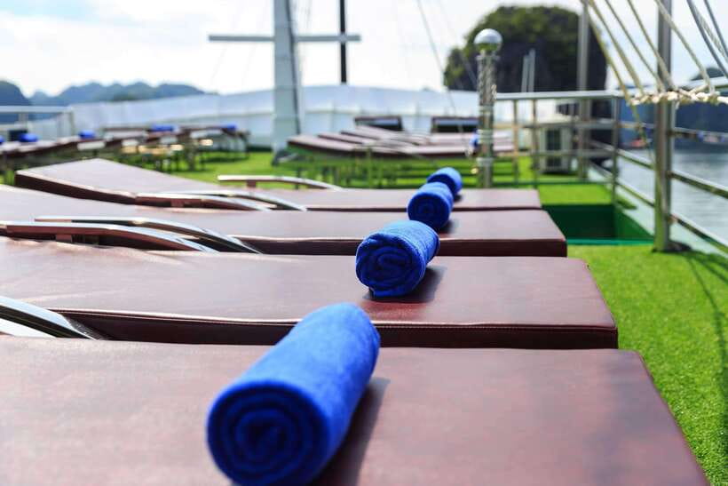 Lan Ha Bay: 2-Day Cruise with Meals, Activities and Pickup - Guide quality and the small-group advantage