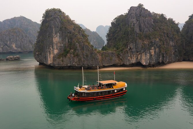 Lan Ha Bay 2 Days 1 Night Adventure - Ba Trai Dao Beach and a quiet hour in the water