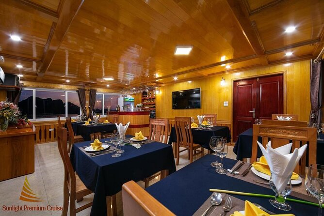 Lan Ha bay Boutique Cruise 2D/1N Tour: Kayaking & swimming at pristine places - Lunch among the limestone islands