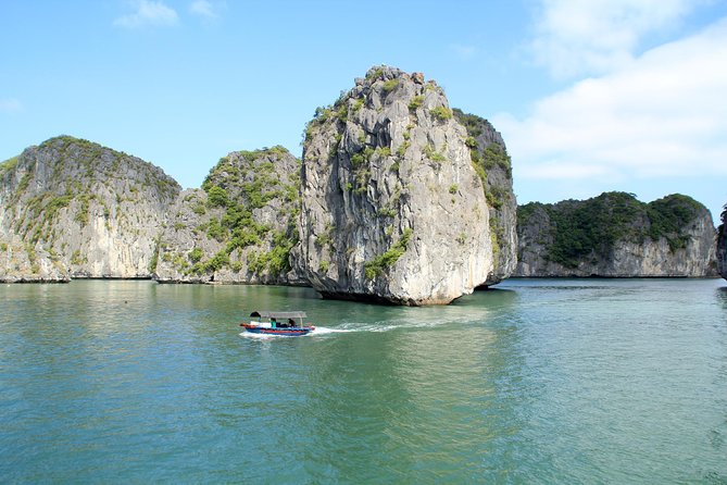 Lan Ha bay Boutique cruise 3D/2N: Kayaking - Swimming & Biking Viet Hai villages - Day three: an early start and one last look at the bay
