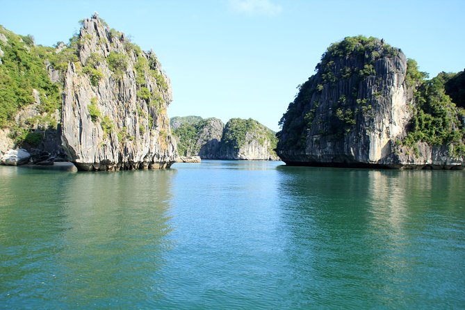 Lan Ha bay Boutique cruise 3D/2N: Kayaking - Swimming & Biking Viet Hai villages - Group size, guides, and the feel onboard
