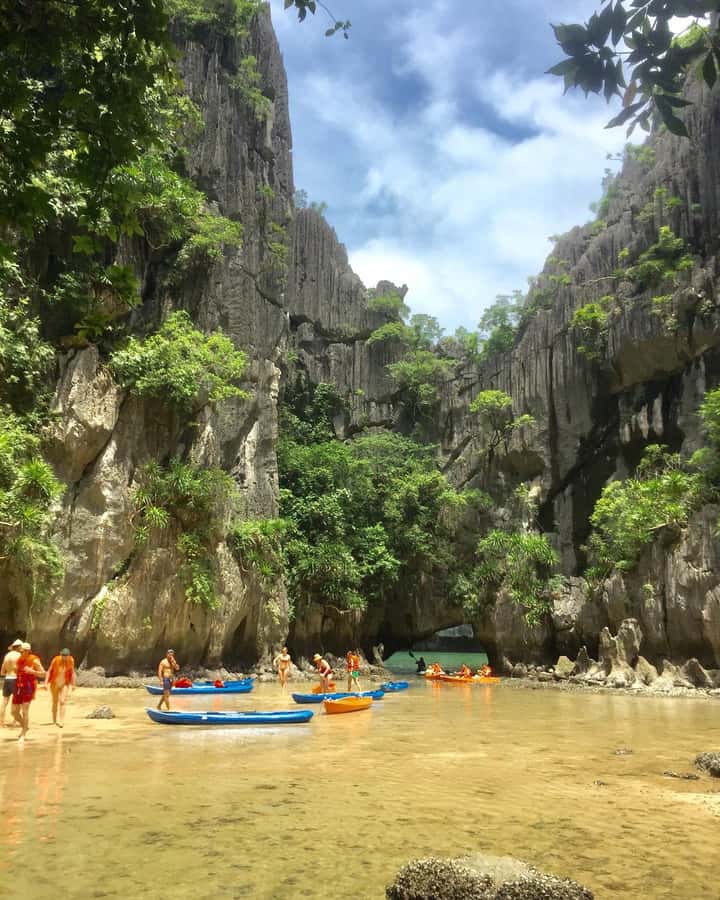 Lan Ha bay cruise and kayak (small group guaranteed) - The guides make the difference
