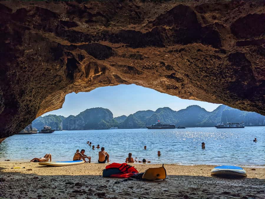 Lan Ha bay cruise and kayak (small group guaranteed) - Cai Beo and the floating village story