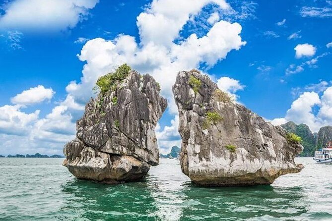 Lan Ha Bay Day Tour from Hanoi – All-Inclusive Cruise Experience - The guide can make a crowded day easier