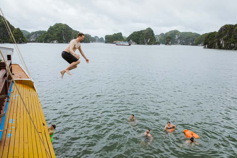 Lan Ha Bay - Kayaking 1 Day on cruise - Should you book this Lan Ha Bay cruise?