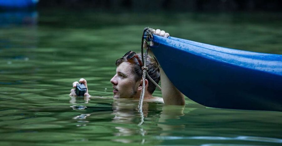 Lan Ha Bay: Kayaking and Cruise - Morning kayaking among the limestone karsts