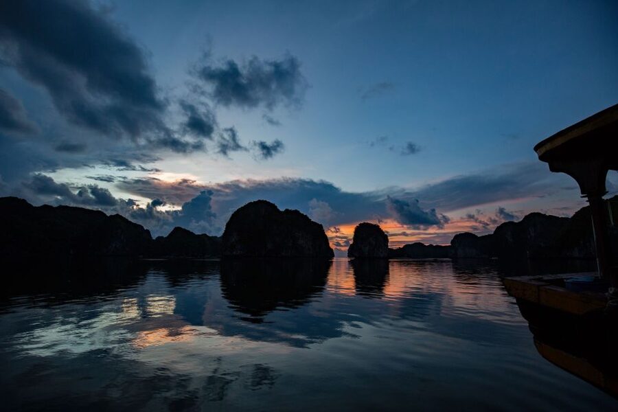 Lan Ha Bay: Kayaking and Cruise - Starting at 8 AM with the floating fishing village