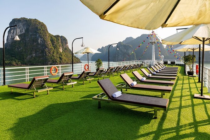 Lan Ha bay luxury cruise 2D/1N: Kayaking, jumping & swimming at pristine places - What the $180 price really covers