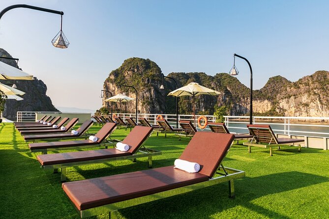 Lan Ha bay luxury cruise 2D/1N: Kayaking, swimming at the pristine places, meals - Who should choose this two-day cruise?