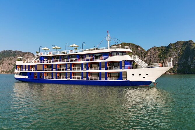 Lan Ha bay luxury cruise 2D/1N: Kayaking, Swimming & full meals, pristine bay - Day one: Hanoi pickup, lunch, and Lan Ha Bay by kayak