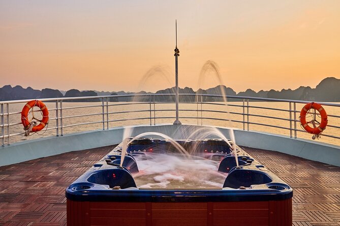 Lan Ha bay luxury cruise 2D/1N: Kayaking, Swimming & full meals, pristine bay - Who will enjoy this cruise most?