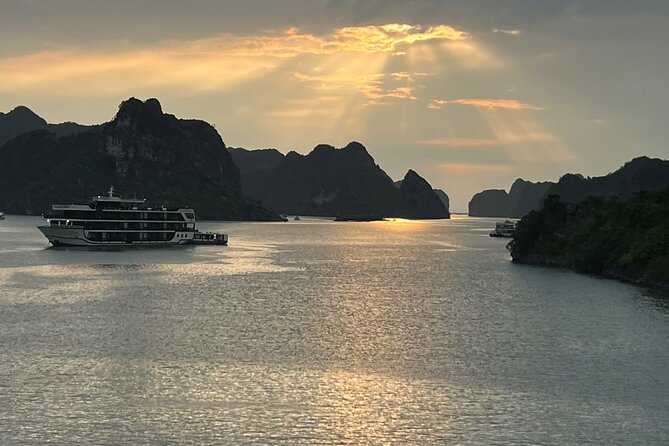 Lan Ha - Ha Long Bay 5Star cruise-Private balcony cabin 2day trip - Evening on the boat: quiet fun and optional extras