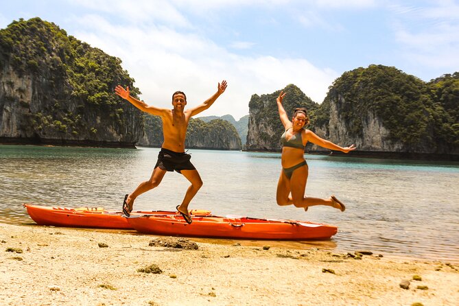 Lan Ha - Ha Long bay with local experts (small group guaranteed) - K.A. Cave and Bats Cave by kayak