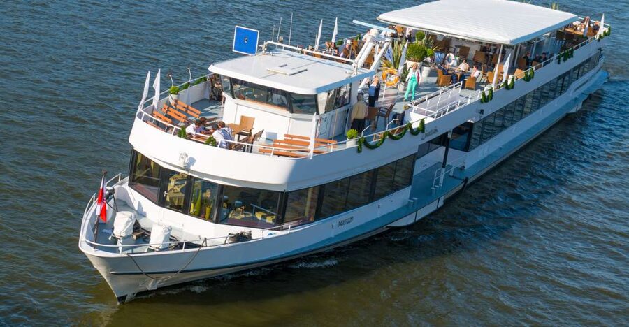 Linz: Harbor Cruise - Seeing Linz from the MS Linzerin