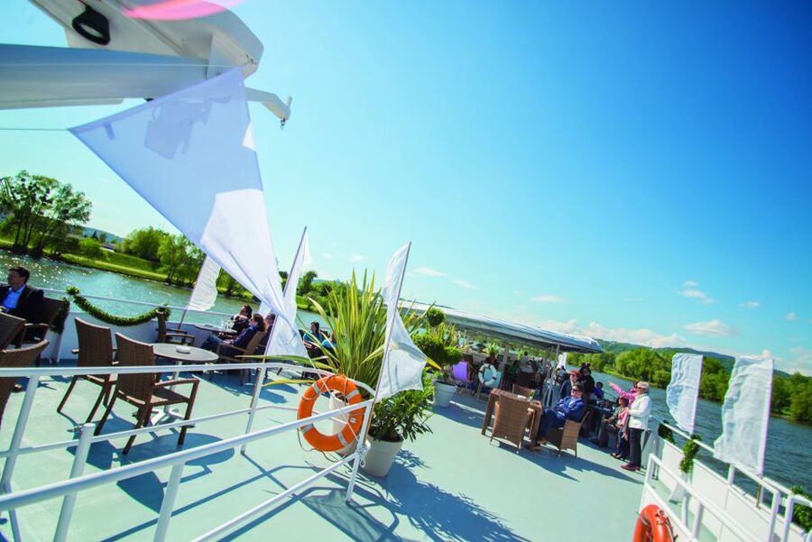 Linz: Harbor Cruise - Ars Electronica, Lentos, and the modern riverfront