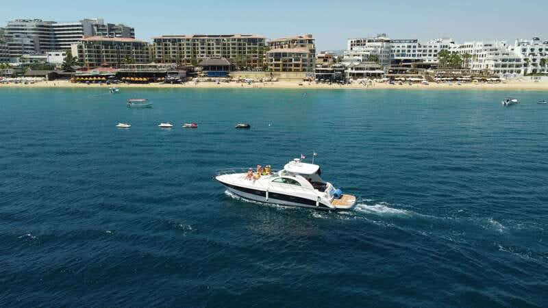 LOS CABOS: PRIVATE BAY AND ARCH TOUR. LUXURY YACHT - Land’s End and the Arch are made for photos
