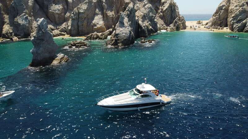 LOS CABOS: PRIVATE BAY AND ARCH TOUR. LUXURY YACHT - What the $1,137 price really buys