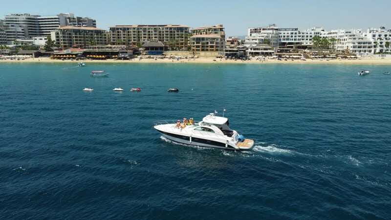 LOS CABOS: PRIVATE BAY AND ARCH TOUR. LUXURY YACHT - Whale season adds a possible bonus from October through April